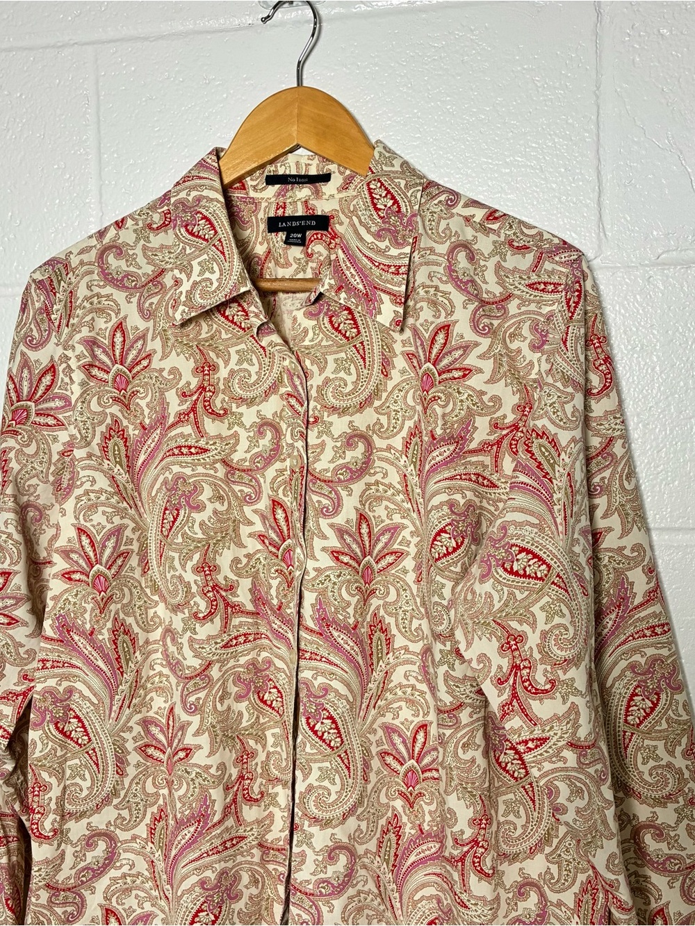 Lands’ End pink red floral paisley no iron cotton button down top - Picture 2 of 6